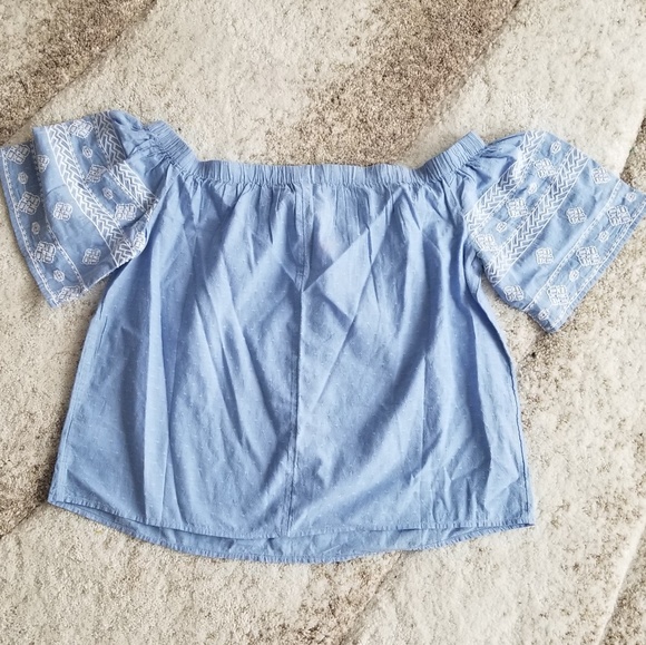 NWT OFF SHOULDER TOP Embroidered - Picture 6 of 6